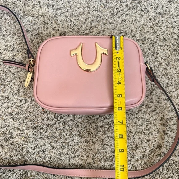 True Religion Baby Pink Med Crossbody Bag Purse with Horseshoe Logo Adjustable - Picture 9 of 14